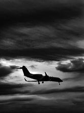 Load image into Gallery viewer, 0592 Plane Landing