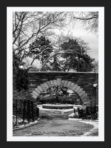 0212 Schurz' Archway