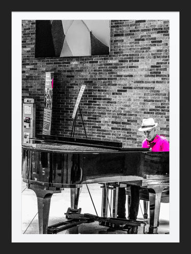 0328 Piano Player